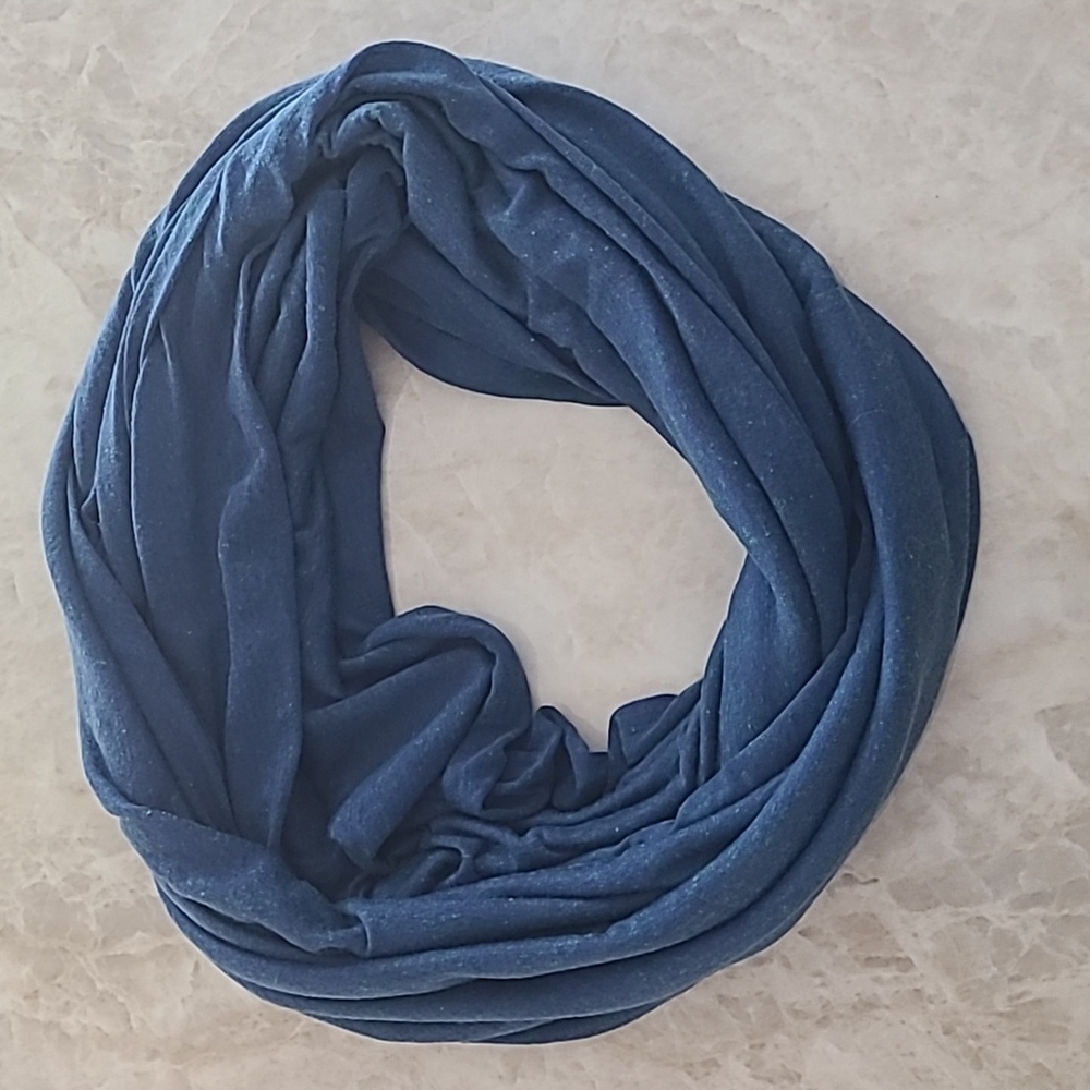 Gap Soft Light Weight Loop Circle Neck Wrap Infinity Scarf